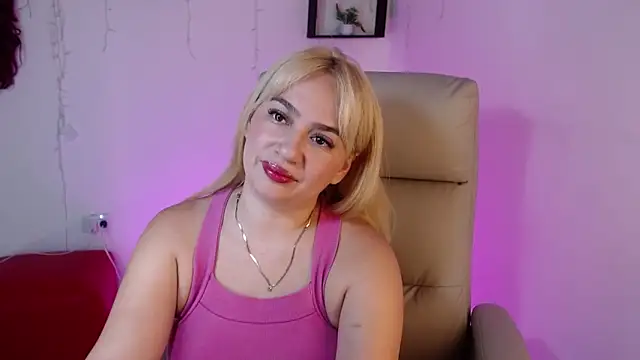 Carolina 2403 online show from May 30, 4:48 pm
