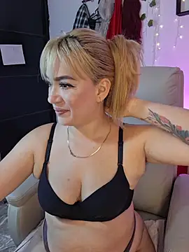 Carolina 2403 online show from June 10, 11:57 pm