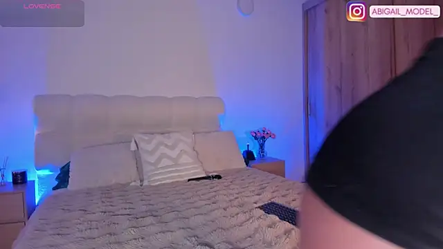 abigail 01 online show from July 24, 3:04 am