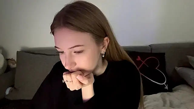 Snapshot of KatrineDrea chatting on April 20, 3:15 pm KatrineDrea online show from April 20, 3:15 pm
