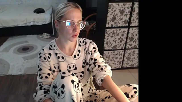 Sweet hot shrmp online show from June 22, 3:25 am