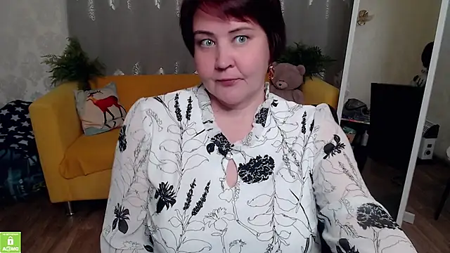 Snapshot of QUEEN02030 chatting on May 31, 10:55 am QUEEN02030 online show from May 31, 10:55 am