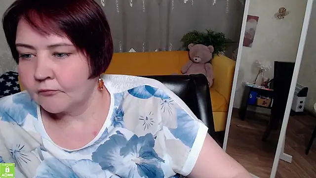 Snapshot of QUEEN02030 chatting on June 3, 10:07 am QUEEN02030 online show from June 3, 10:07 am