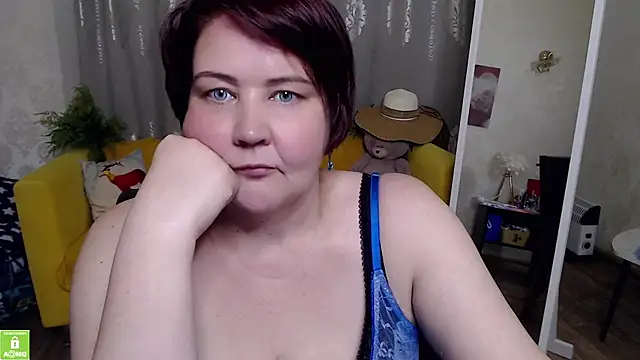 Snapshot of QUEEN02030 chatting on June 5, 9:59 am QUEEN02030 online show from June 5, 9:59 am