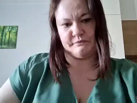 Snapshot of OpheliaMilf chatting on April 15, 1:07 pm OpheliaMilf online show from April 15, 1:07 pm