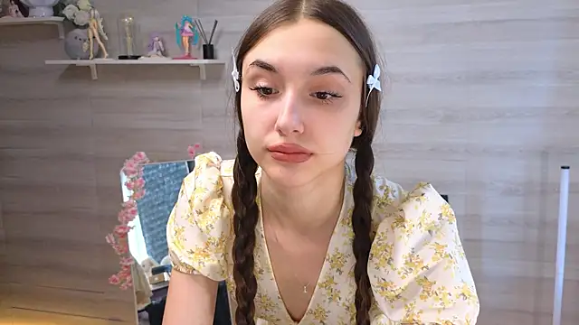 belle cute online show from June 11, 3:26 am