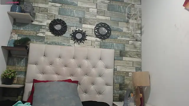 Skylernaomi online show from June 9, 3:34 pm