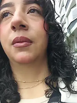 bella swwan  online show from May 2, 1:38 pm