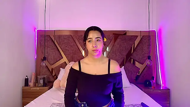 bella swwan  online show from June 1, 8:32 pm
