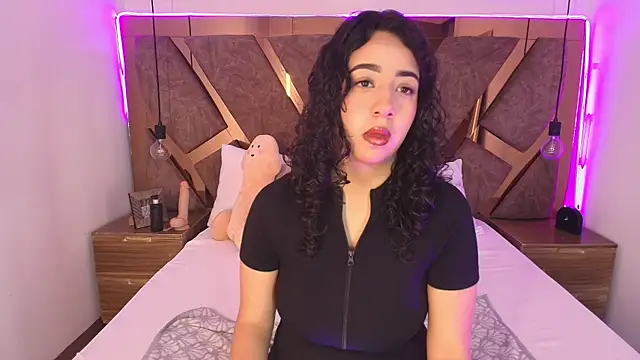 bella swwan  online show from June 30, 1:12 pm