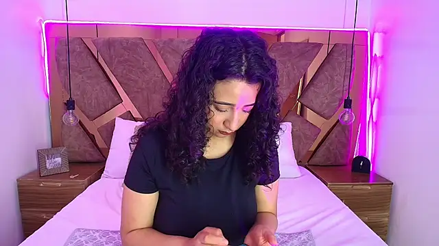 bella swwan  online show from July 8, 2:43 pm