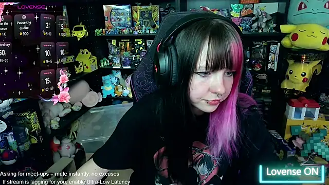CutieTracer online show from June 10, 4:06 pm
