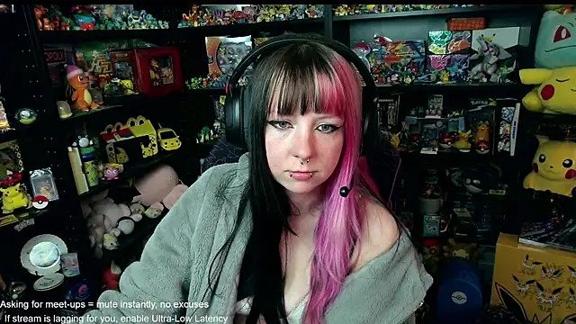 CutieTracer online show from June 16, 1:47 pm