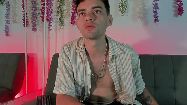 Snapshot of Dope_BoyGGs chatting on March 31, 4:46 am Dope BoyGGs online show from March 31, 4:46 am