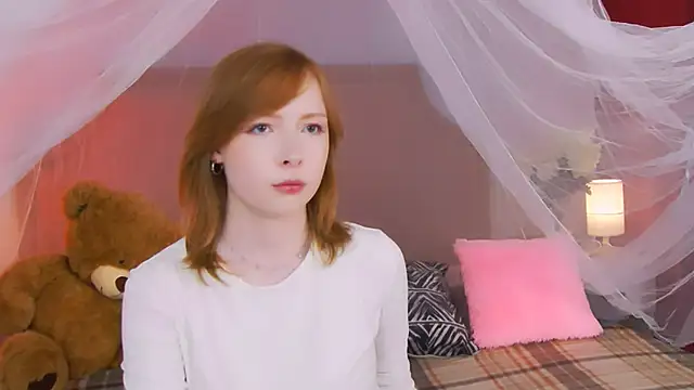 CherryCrushLove online show from June 8, 11:10 am
