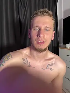Snapshot of vance_love chatting on June 3, 5:40 pm vance love online show from June 3, 5:40 pm