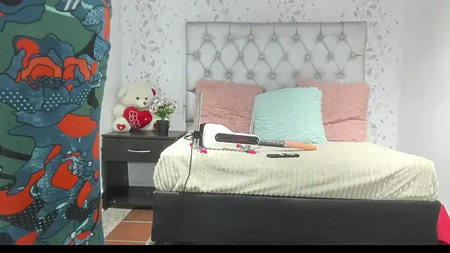 brenda sofia69 online show from May 26, 1:51 pm