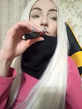 Snapshot of LaDaini chatting on March 31, 5:57 pm LaDaini online show from March 31, 5:57 pm