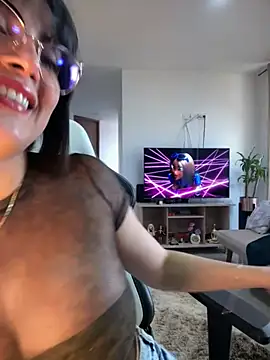 SeleneHale online show from July 8, 9:52 pm