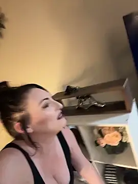 taylorsunshine online show from June 17, 1:19 am