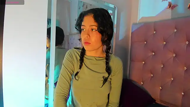 Snapshot of Kaira_luxury chatting on June 9, 4:02 am Kaira luxury online show from June 9, 4:02 am