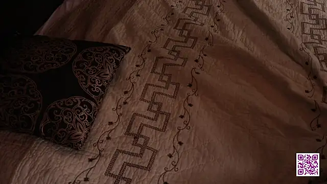 Snapshot of MellowEva chatting on April 15, 7:58 pm MellowEva online show from April 15, 7:58 pm