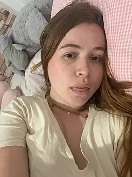 Snapshot of Zoe_brk chatting on May 25, 8:26 pm Zoe brk online show from May 25, 8:26 pm
