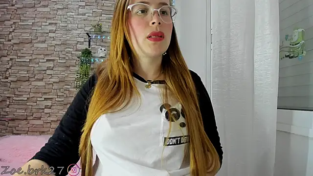 Snapshot of Zoe_brk chatting on June 12, 6:51 pm Zoe brk online show from June 12, 6:51 pm