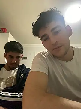 Snapshot of youmeloveyou chatting on March 31, 7:47 pm youmeloveyou online show from March 31, 7:47 pm