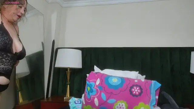 RoxanneSquirt online show from May 16, 12:29 am