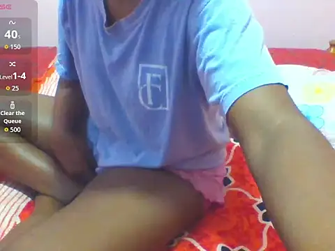 Snapshot of kylieqk chatting on July 4, 7:53 pm kylieqk online show from July 4, 7:53 pm
