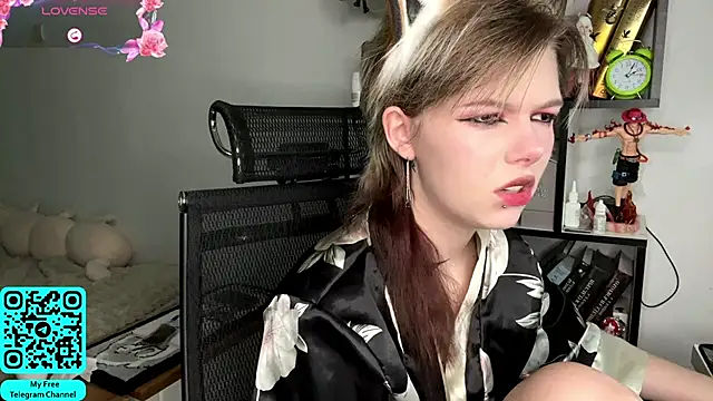 MadalynNosel online show from May 29, 7:06 am