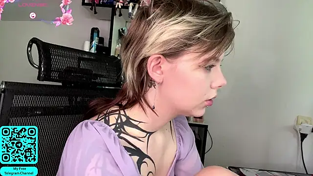 MadalynNosel online show from May 31, 7:15 am