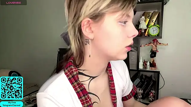 MadalynNosel online show from June 5, 7:03 am