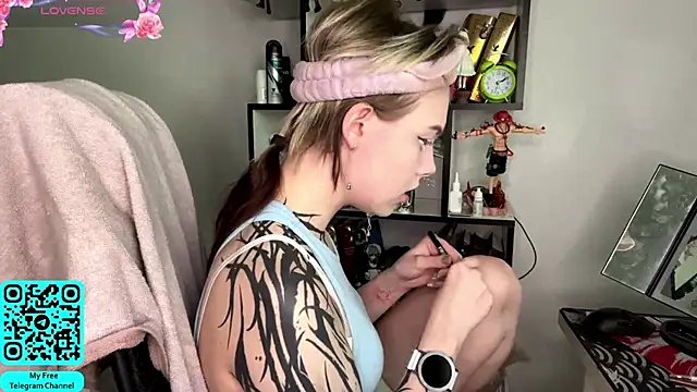 MadalynNosel online show from June 7, 7:01 am