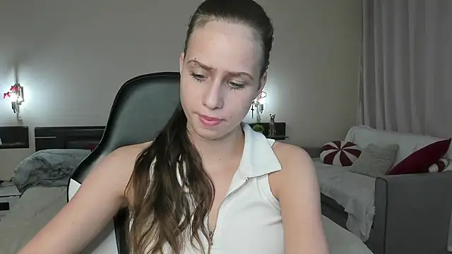 LoveBettie online show from July 7, 3:27 pm