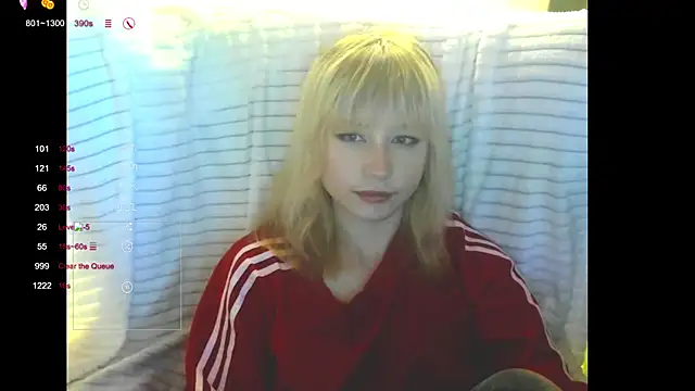 Snapshot of MiaKimiko chatting on May 30, 2:08 am MiaKimiko online show from May 30, 2:08 am