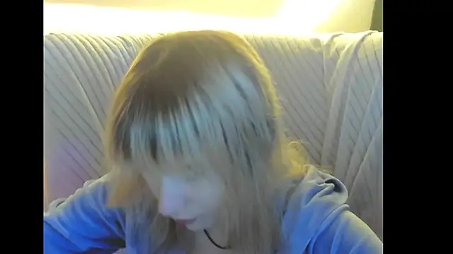 Snapshot of MiaKimiko chatting on June 3, 1:08 am MiaKimiko online show from June 3, 1:08 am