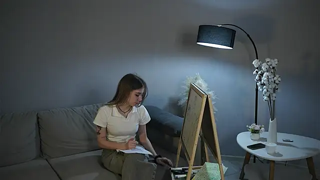 AubreyHoltry online show from April 2, 1:09 pm