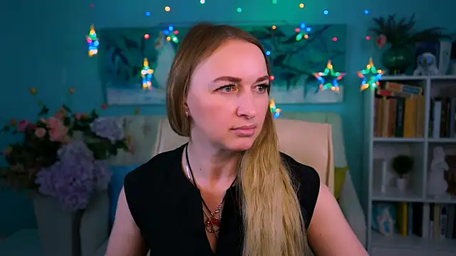 MiaHarrison  online show from April 4, 9:07 am