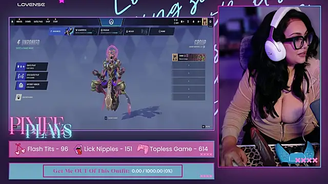 Snapshot of PixieePlays chatting on April 9, 4:01 am PixieePlays online show from April 9, 4:01 am