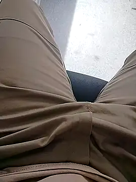 Snapshot of samosa7678 chatting on April 7, 9:10 am samosa7678 online show from April 7, 9:10 am