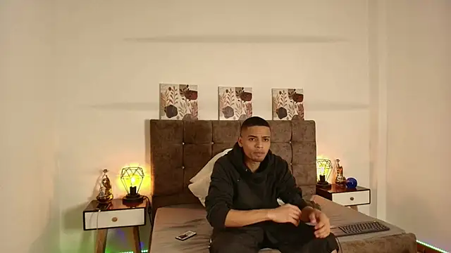 Snapshot of Pablo_Cruzz chatting on April 4, 9:01 pm Pablo Cruzz online show from April 4, 9:01 pm