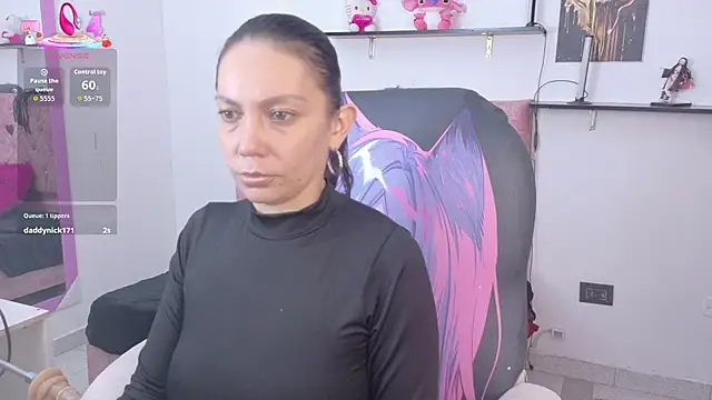 karlaaHott online show from June 8, 7:36 pm