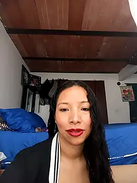 Snapshot of Wolfamara chatting on April 22, 1:12 pm Wolfamara online show from April 22, 1:12 pm