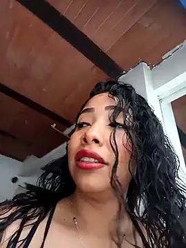 Snapshot of Wolfamara chatting on May 2, 1:05 pm Wolfamara online show from May 2, 1:05 pm