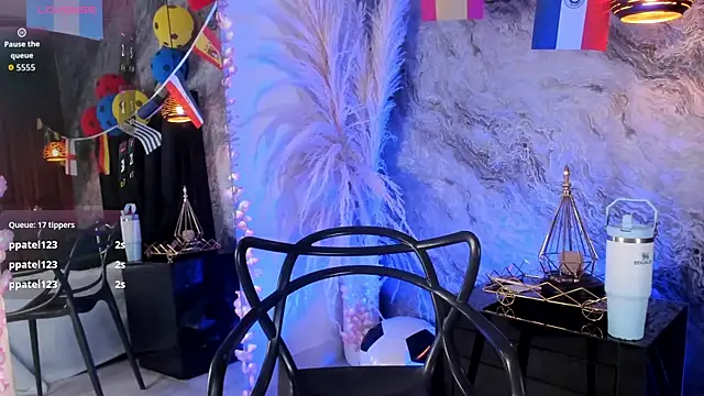 Kendall Rous  online show from July 14, 2:05 am