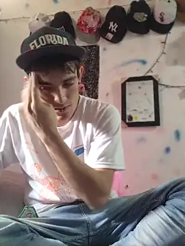 Snapshot of ThePrinz_maykiin chatting on April 4, 9:23 pm ThePrinz maykiin online show from April 4, 9:23 pm