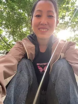 Huonglyna online show from April 4, 1:48 am