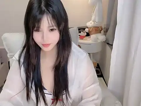 Snapshot of chenchen373 chatting on April 4, 10:13 am chenchen373 online show from April 4, 10:13 am